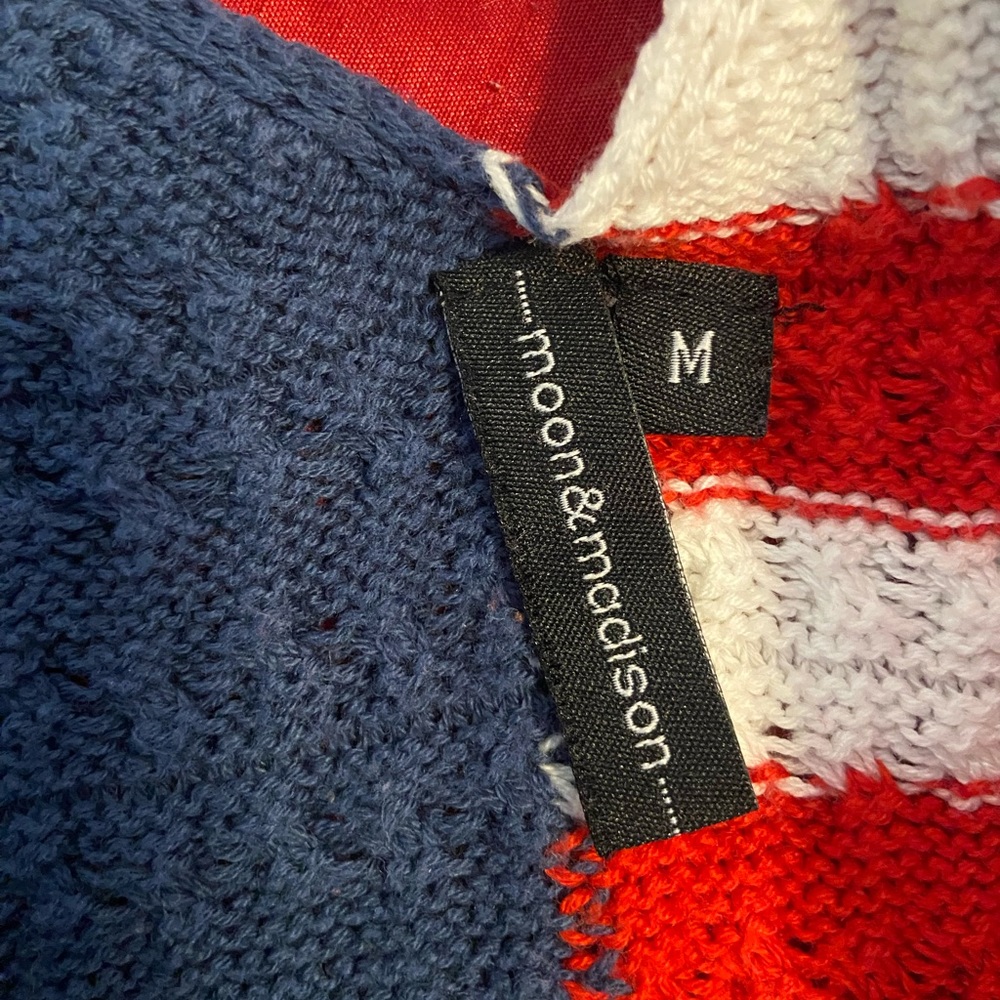 Moon and Madison medium tank top - Picture 5 of 6